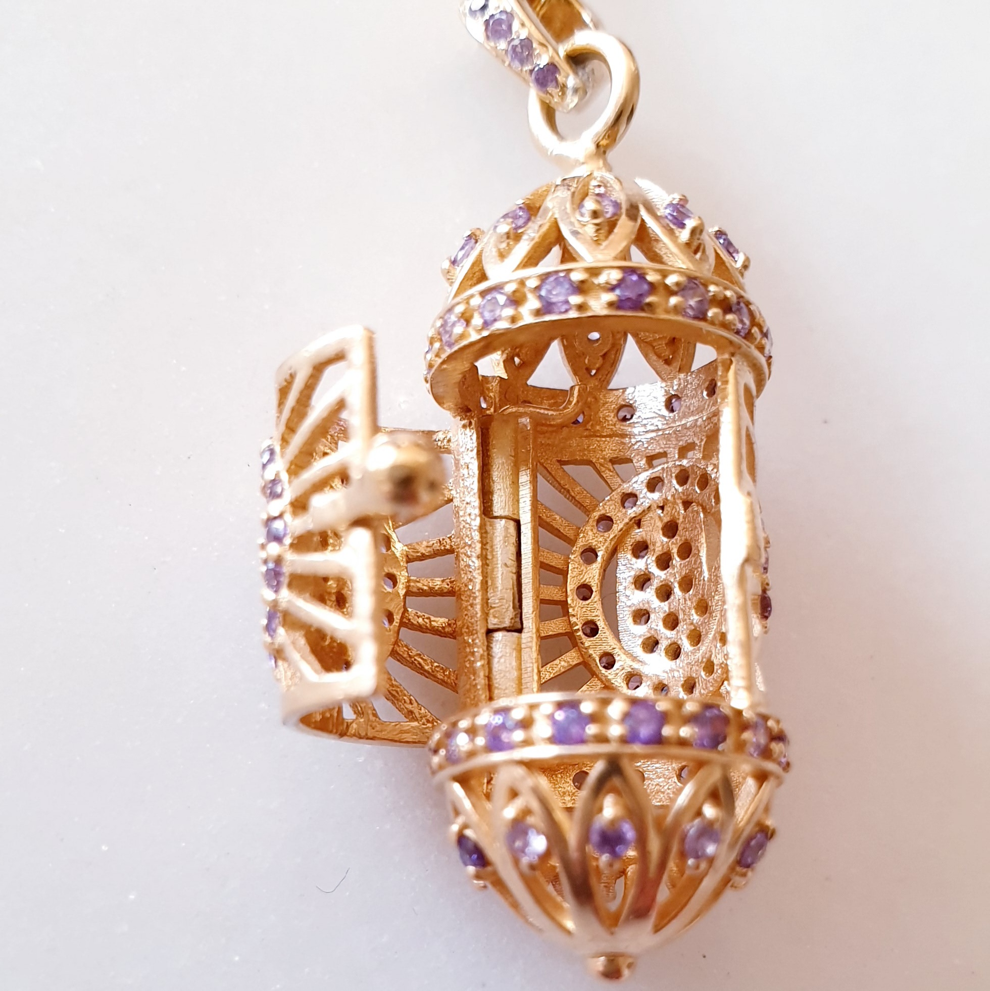 AMETHYST sefer hands (3)