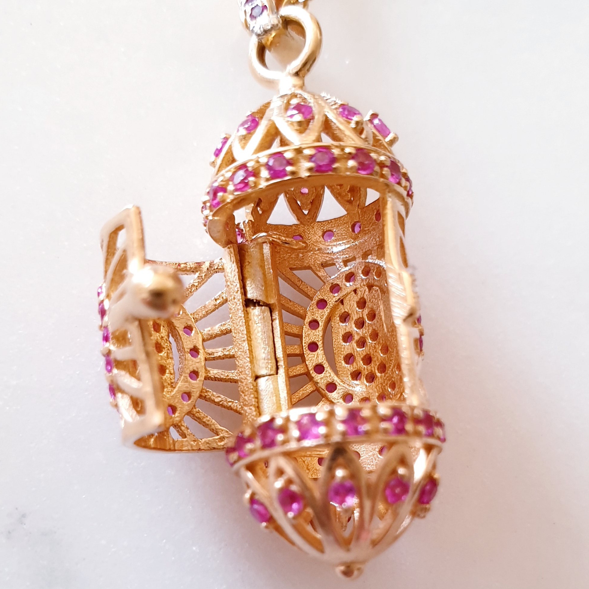 fushia sefer hands (4)
