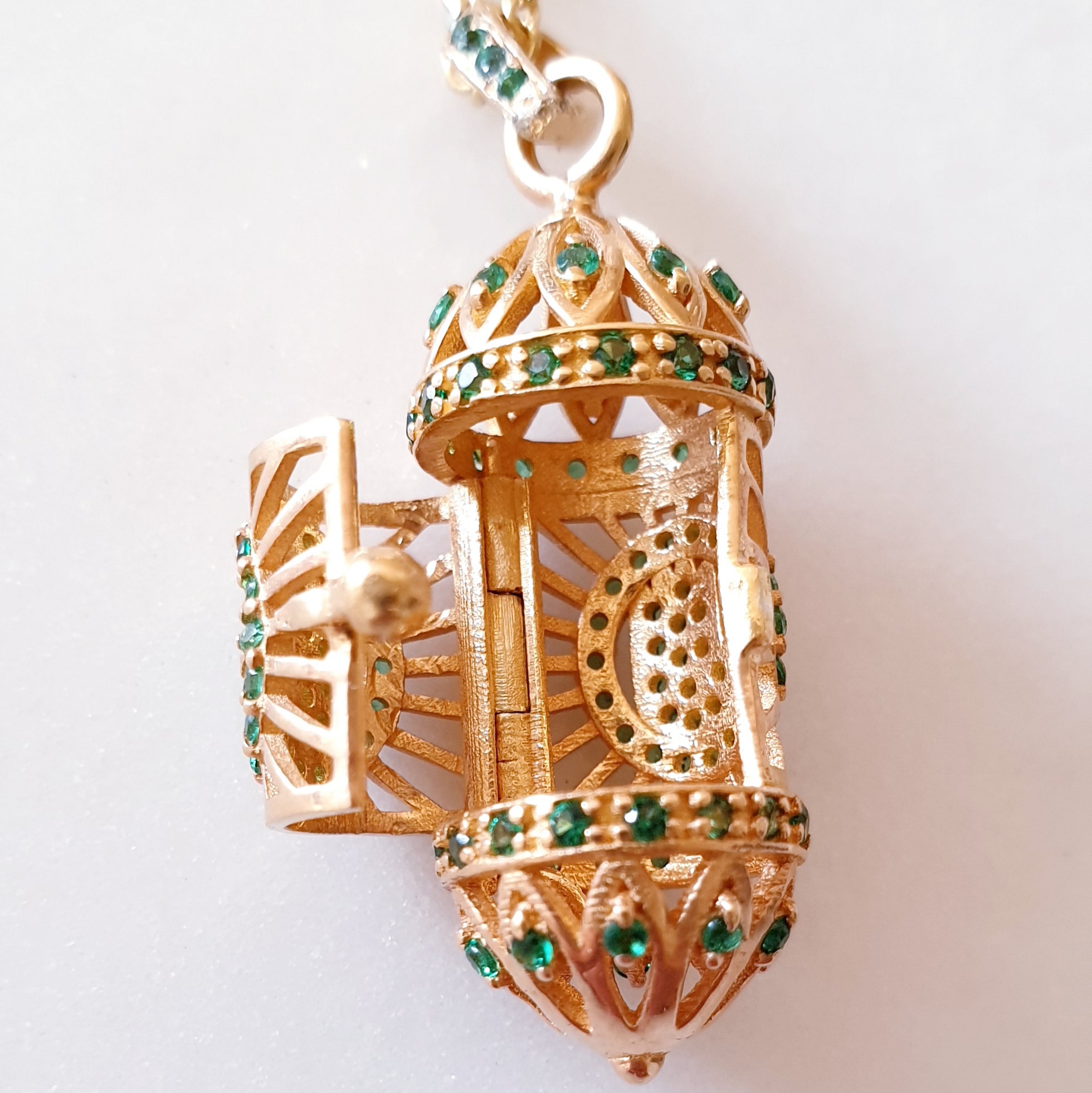 green sefer hands (2)