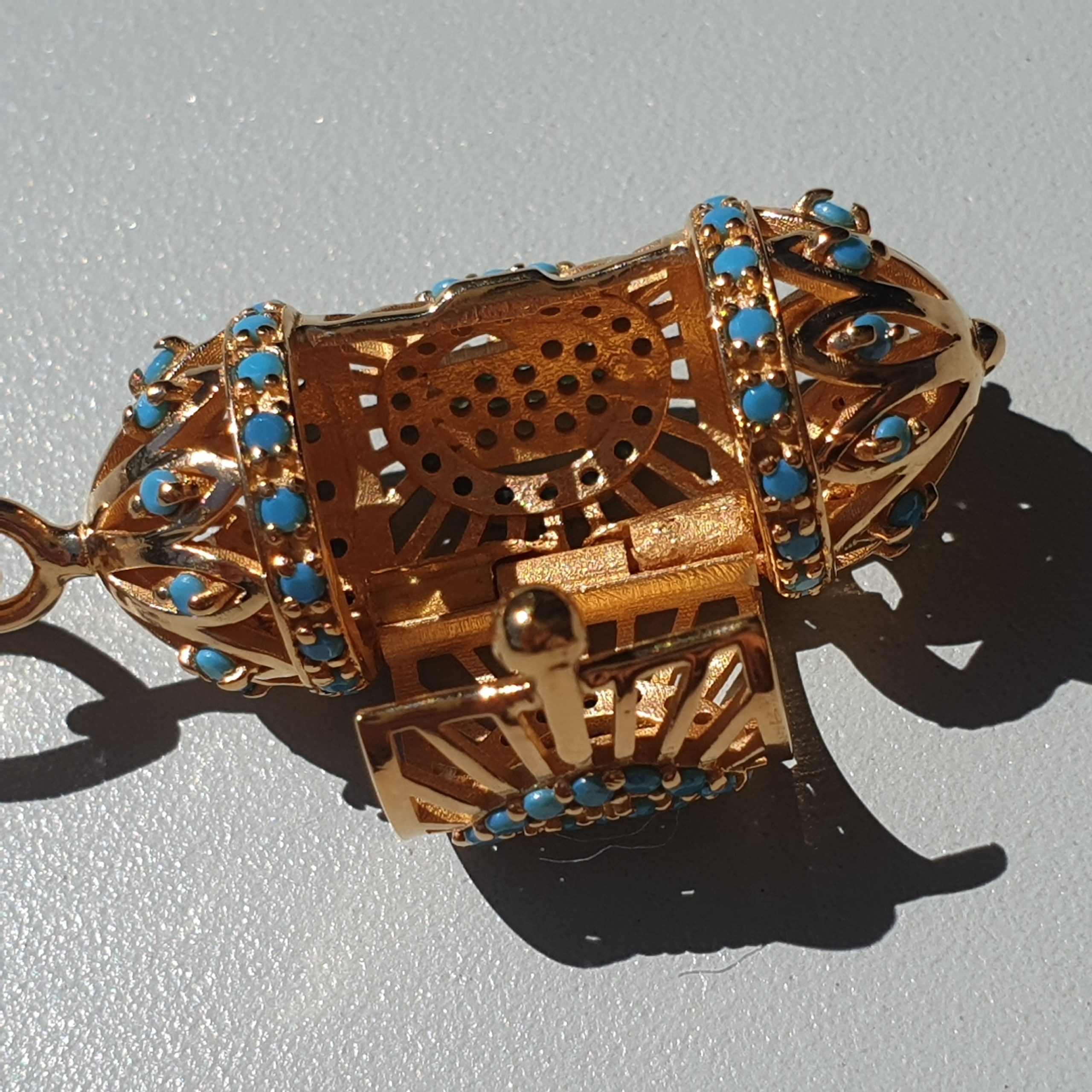 turquoise sefer hand (2)